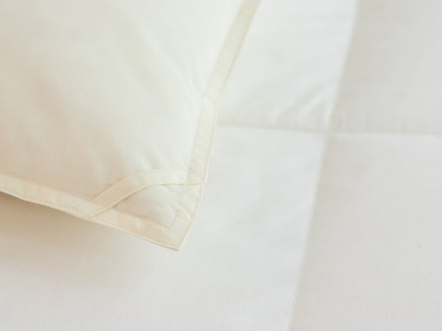 【プレゼント対象商品】ホワイトプリンセス®マザーダック ダウン93% ふとん 軽量タイプとあったかタイプ